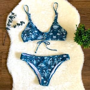 Cupshe Teal White Floral Bikini Set Lace Up Tie Top & Ruched Cheeky Bottoms